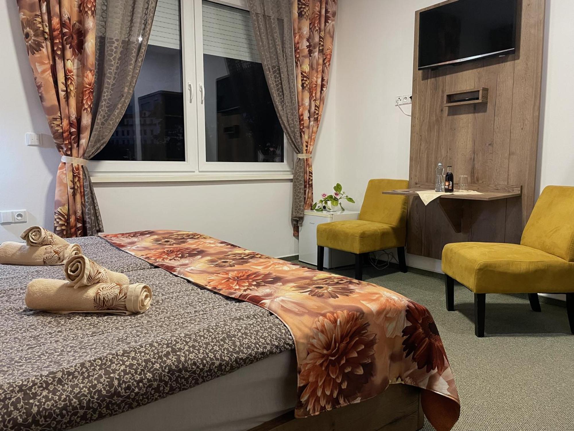 Hotel Herman Rychnov nad Kneznou Esterno foto